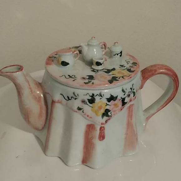 Vintage porcelain decorative tea kettle - Picture 1 of 7